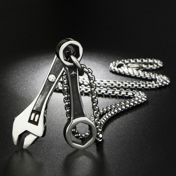New! MEN'S Trendy Double Wrech Pendant Necklace. - Picture 5 of 6